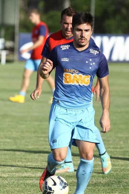 Presidente Gilvan conversou com jogadores antes do treino na Toca da Raposa II
