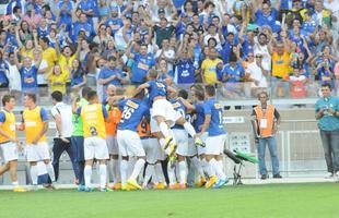 Cruzeiro recebeu o Botafogo no Mineir�o de olho em manuten��o da vantagem no Brasileiro