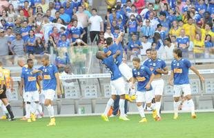 Cruzeiro recebeu o Botafogo no Mineir�o de olho em manuten��o da vantagem no Brasileiro