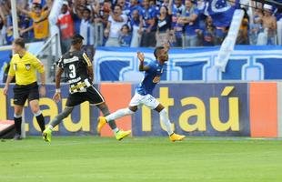 Cruzeiro recebeu o Botafogo no Mineir�o de olho em manuten��o da vantagem no Brasileiro