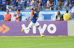 Cruzeiro recebeu o Botafogo no Mineir�o de olho em manuten��o da vantagem no Brasileiro