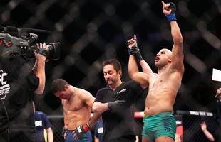 Relembre, em fotos, como o mineiro Warlley Alves conquistou o ttulo dos mdios do TUF Brasil 3, com a vitria por finalizao sobre Mrcio Lyoto no terceiro round do TUF Brasil 3 finale, em So Paulo