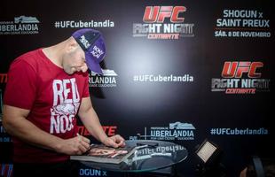 Fotos da noite de autgrafos no UFC Uberlndia