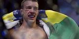 Imagens do UFC Fight Night 56, em Uberlândia - Thomas Almeida (bermuda branca) venceu Tim Gorman por decisão unânime