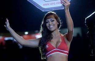 Imagens do UFC Fight Night 56, em Uberlndia - Octagon girl estreante Luciana Andrade