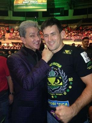 Imagens do UFC Fight Night 56, em Uberlndia - Bruce Buffer e Demian Maia
