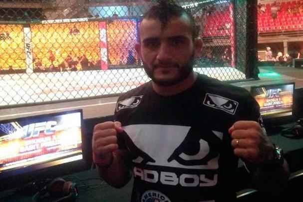 Imagens do UFC Fight Night 56, em Uberlndia - John Lineker