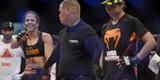 Imagens do UFC Fight Night 56, em Uberlândia - Juliana Lima (roupa preta) venceu Nina Ansaroff por decisão unânime