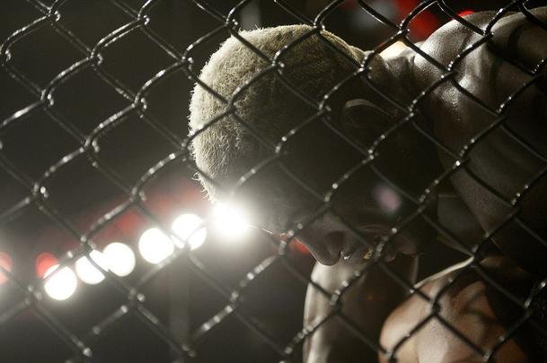 Imagens do UFC Fight Night 56, em Uberlndia - Dhiego Lima (bermuda preta) venceu Jorge Blade por deciso unnime