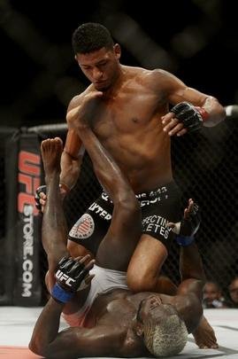 Imagens do UFC Fight Night 56, em Uberlndia - Dhiego Lima (bermuda preta) venceu Jorge Blade por deciso unnime