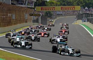 Nico Rosberg e Lewis Hamilton fizeram a dobradinha para a equipe da Mercedes. A torcida brasileira tambm festejou com a terceira colocao de Felipe Massa
