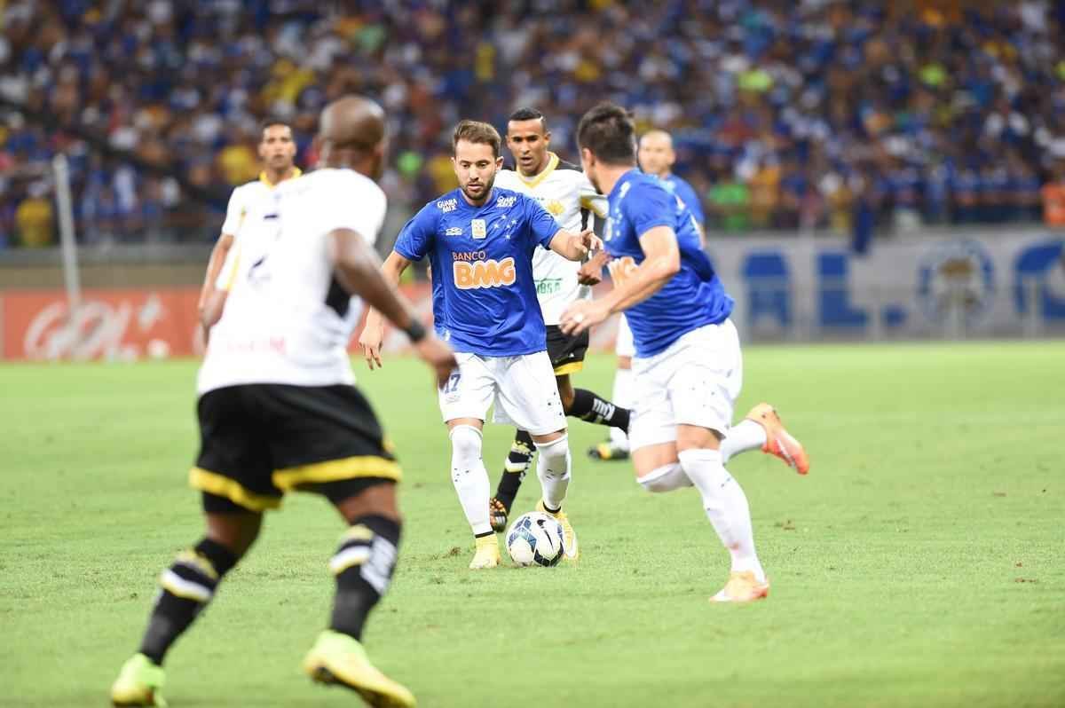 Imagens do confronto entre Cruzeiro e Cricima, pela 33 rodada do Campeonato Brasileiro, no Mineiro