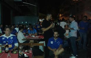 Torcedores do Cruzeiro assistiram ao primeiro jogo da final da Copa do Brasil em bares de BH