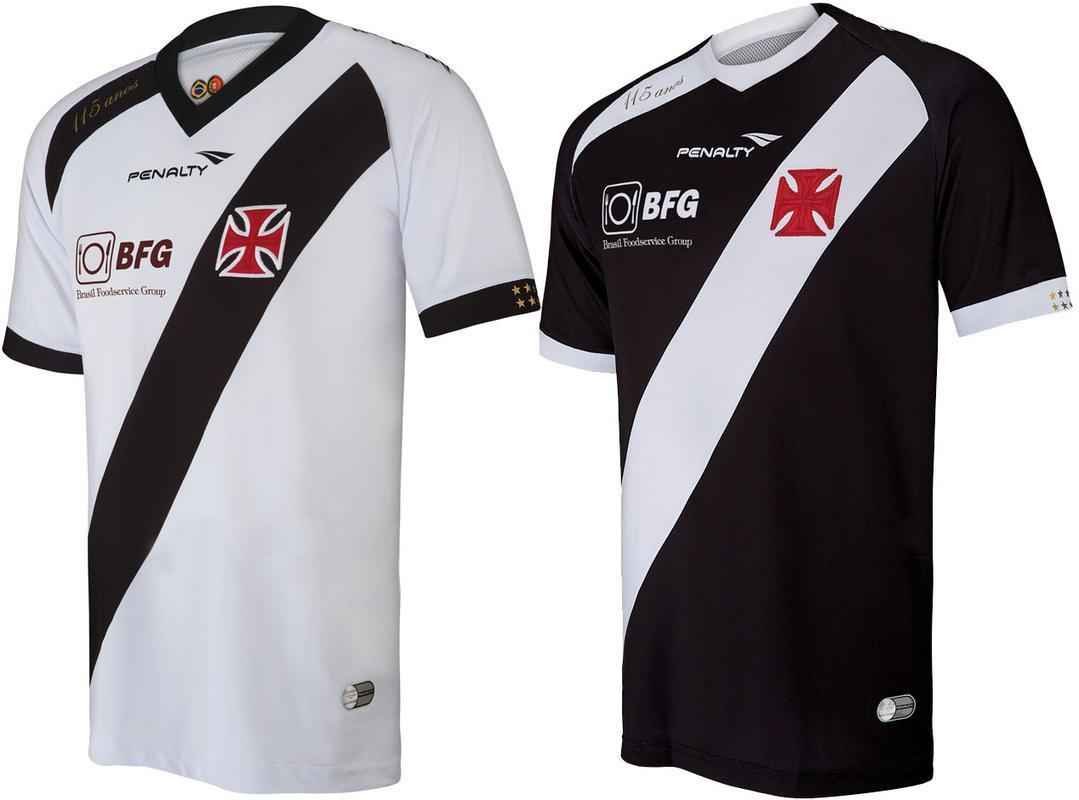 Camisas do Vasco, assinadas pela Penalty em 2013. Clube no renovou contrato com a empresa de material esportivo