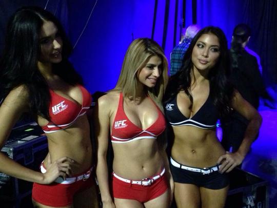 Imagens da pesagem e o evento pr-pesagem do UFC 180 - Octagon girls marcam presena na pesagem