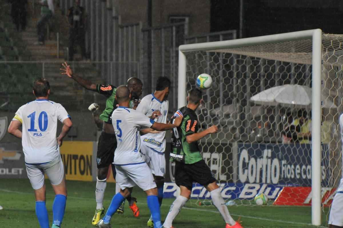 Fotos do jogo entre Amrica e Ava, no Independncia, pela 35 rodada da Srie B do Brasileiro