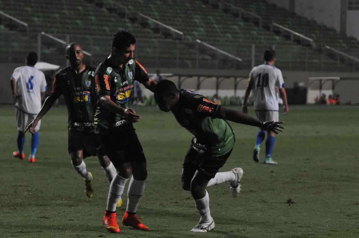 Fotos do jogo entre Amrica e Ava, no Independncia, pela 35 rodada da Srie B do Brasileiro