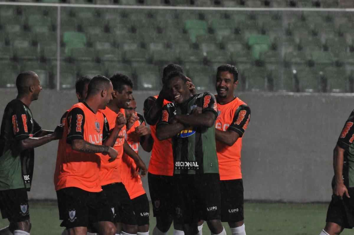 Fotos do jogo entre Amrica e Ava, no Independncia, pela 35 rodada da Srie B do Brasileiro