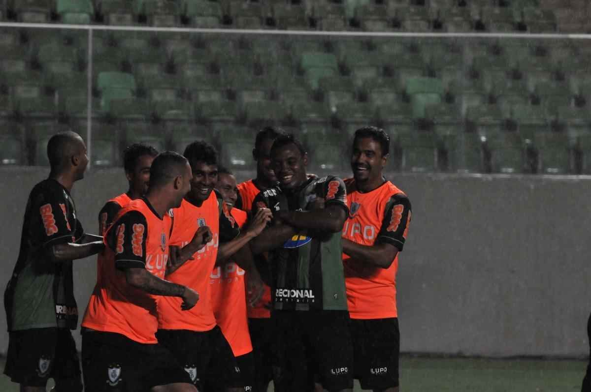 Fotos do jogo entre Amrica e Ava, no Independncia, pela 35 rodada da Srie B do Brasileiro