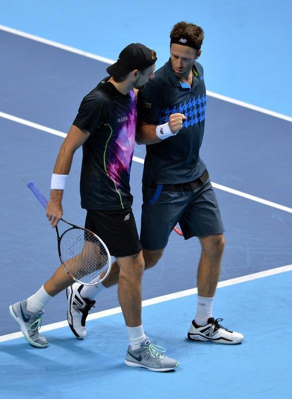 O Brasil pela primeira vez tem um representante na deciso de duplas do ATP Finals, torneio com as melhores parcerias da temporada. Neste sbado, o mineiro Marcelo Melo e o croata Ivan Dodig derrotaram o polons Lukasz Kubot e o sueco Robert Lindsted por 2 sets a 1, com parciais de 4/6, 6/4 e 10-6, em Londres.