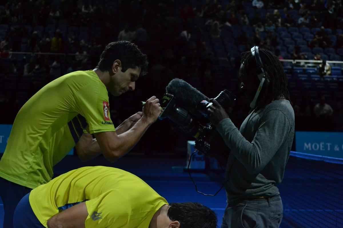 O Brasil pela primeira vez tem um representante na deciso de duplas do ATP Finals, torneio com as melhores parcerias da temporada. Neste sbado, o mineiro Marcelo Melo e o croata Ivan Dodig derrotaram o polons Lukasz Kubot e o sueco Robert Lindsted por 2 sets a 1, com parciais de 4/6, 6/4 e 10-6, em Londres.