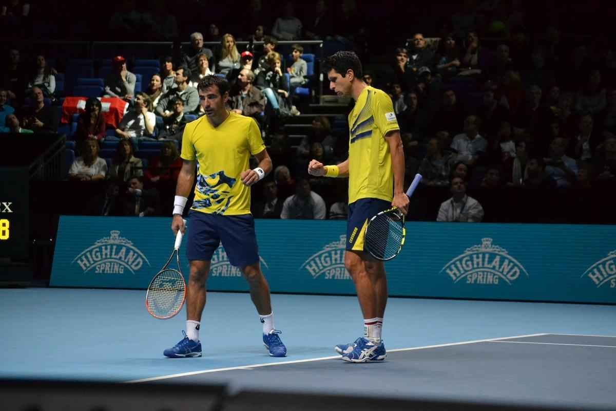 Vitria dos irmos norte-americanos Bob and Mike Bryan na deciso de duplas do ATP Finals sobre o mineiro Marcelo Melo e o croata Dodig