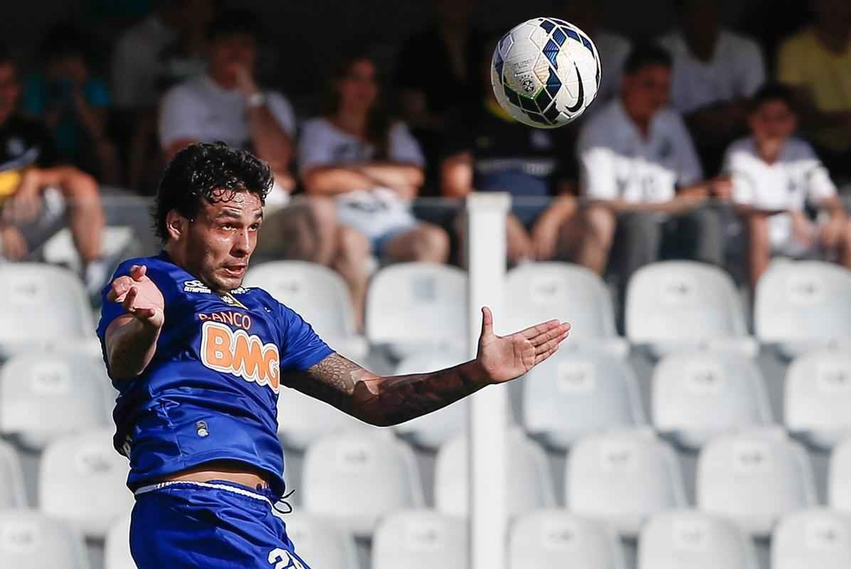 Imagens do confronto entre Santos e Cruzeiro, na Vila Belmiro 