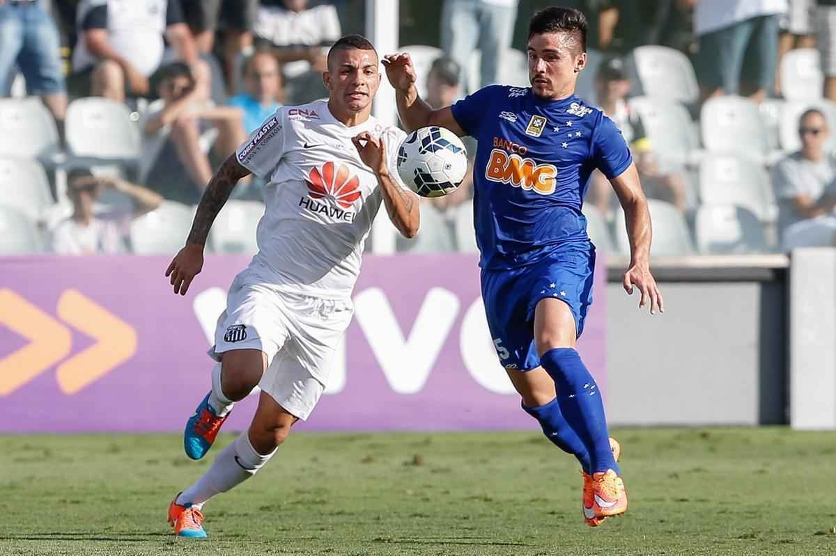 Imagens do confronto entre Santos e Cruzeiro, na Vila Belmiro 