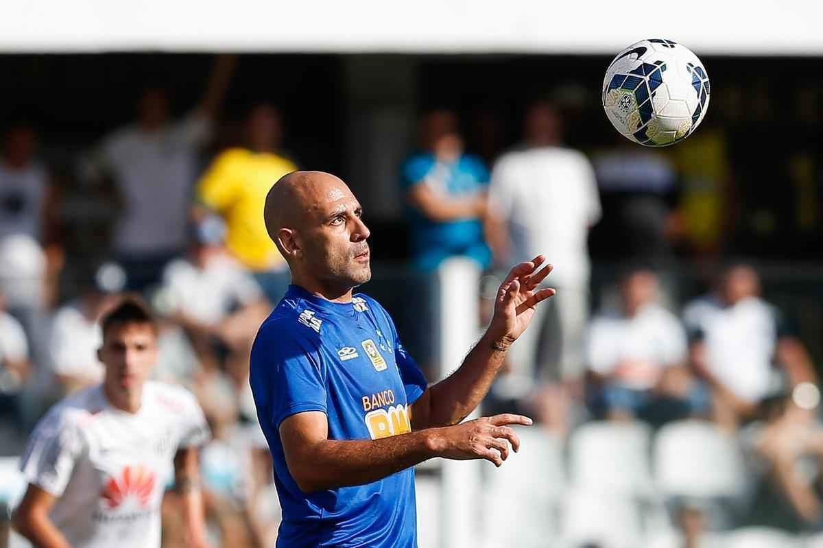 Imagens do confronto entre Santos e Cruzeiro, na Vila Belmiro 