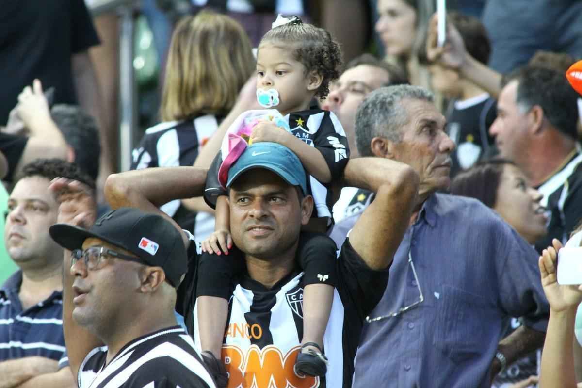 Fotos da torcida do Atltico em jogo contra o Figueirense, no Independncia, pela 34 rodada do Brasileiro