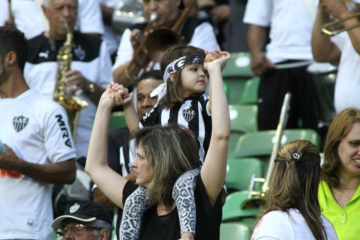 Fotos da torcida do Atltico em jogo contra o Figueirense, no Independncia, pela 34 rodada do Brasileiro