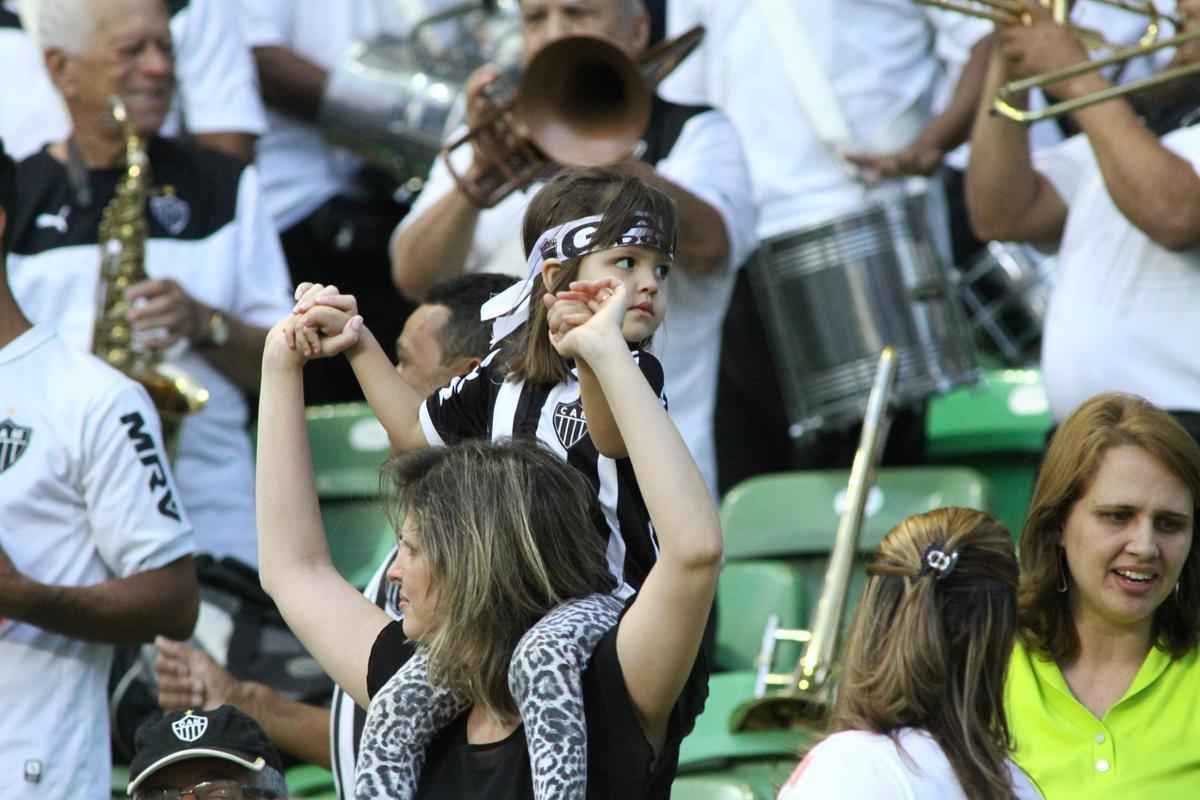 Fotos da torcida do Atltico em jogo contra o Figueirense, no Independncia, pela 34 rodada do Brasileiro