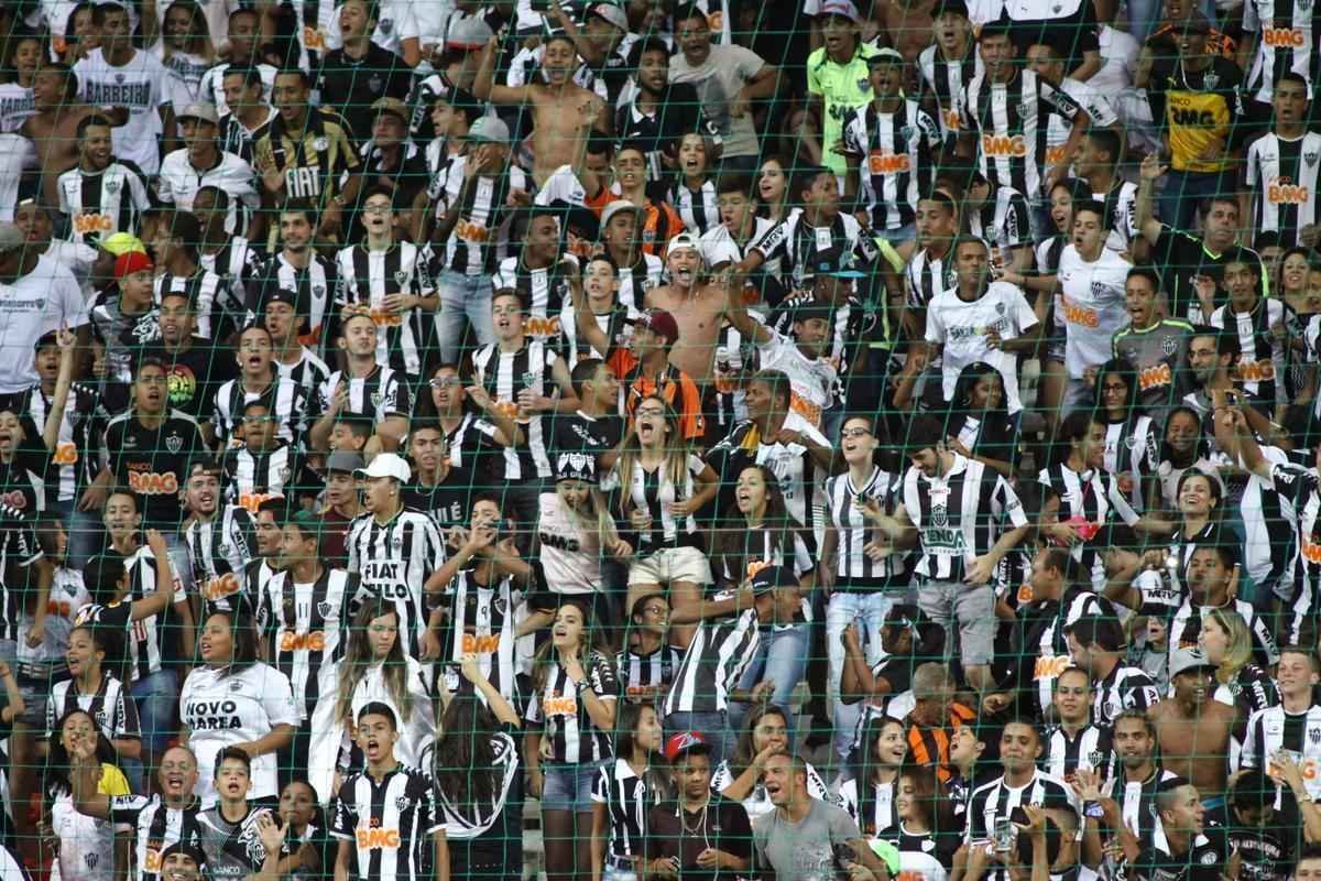 Fotos da torcida do Atltico em jogo contra o Figueirense, no Independncia, pela 34 rodada do Brasileiro