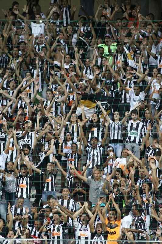 Fotos da torcida do Atltico em jogo contra o Figueirense, no Independncia, pela 34 rodada do Brasileiro