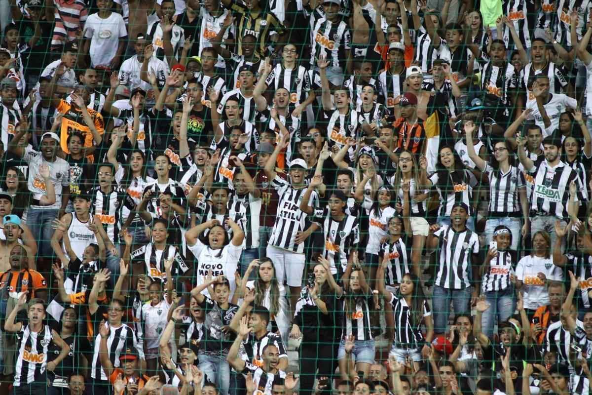 Fotos da torcida do Atltico em jogo contra o Figueirense, no Independncia, pela 34 rodada do Brasileiro