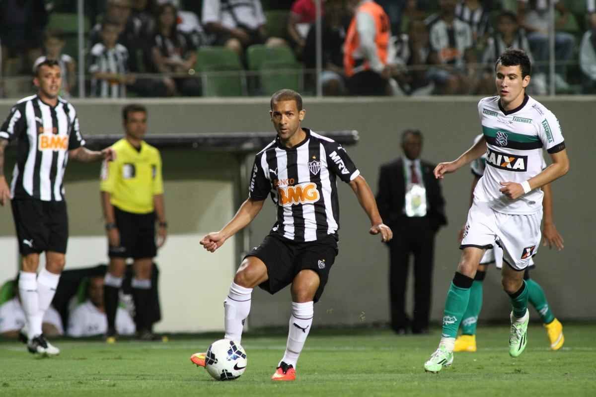 Fotos do jogo entre Atltico e Figueirense, no Independncia, pela 34 rodada do Campeonato Brasileiro