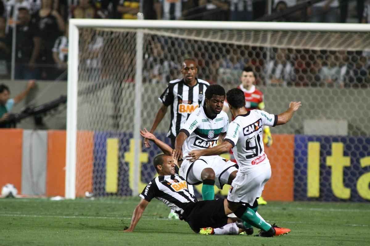 Fotos do jogo entre Atltico e Figueirense, no Independncia, pela 34 rodada do Campeonato Brasileiro