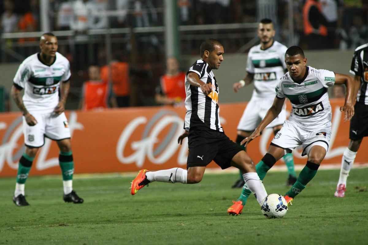 Fotos do jogo entre Atltico e Figueirense, no Independncia, pela 34 rodada do Campeonato Brasileiro