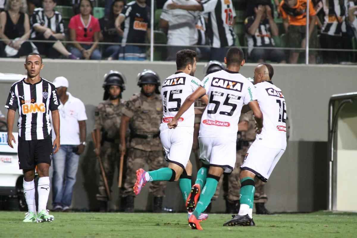 Fotos do jogo entre Atltico e Figueirense, no Independncia, pela 34 rodada do Campeonato Brasileiro