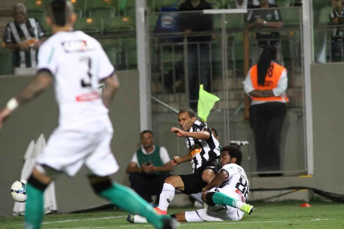 Fotos do jogo entre Atltico e Figueirense, no Independncia, pela 34 rodada do Campeonato Brasileiro