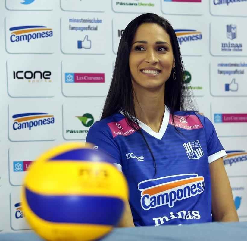 Apresentao da ponteira Jaqueline ao Minas Tnis Clube