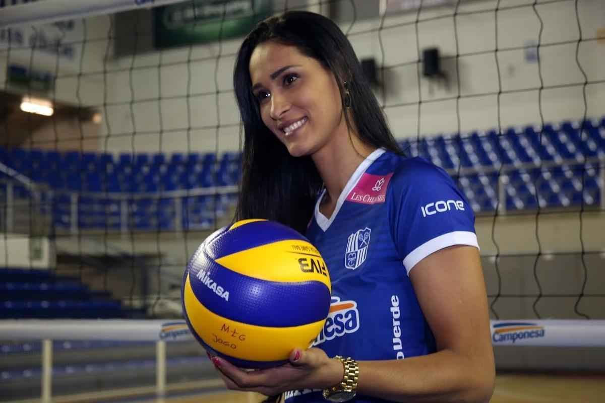 Apresentao da ponteira Jaqueline ao Minas Tnis Clube