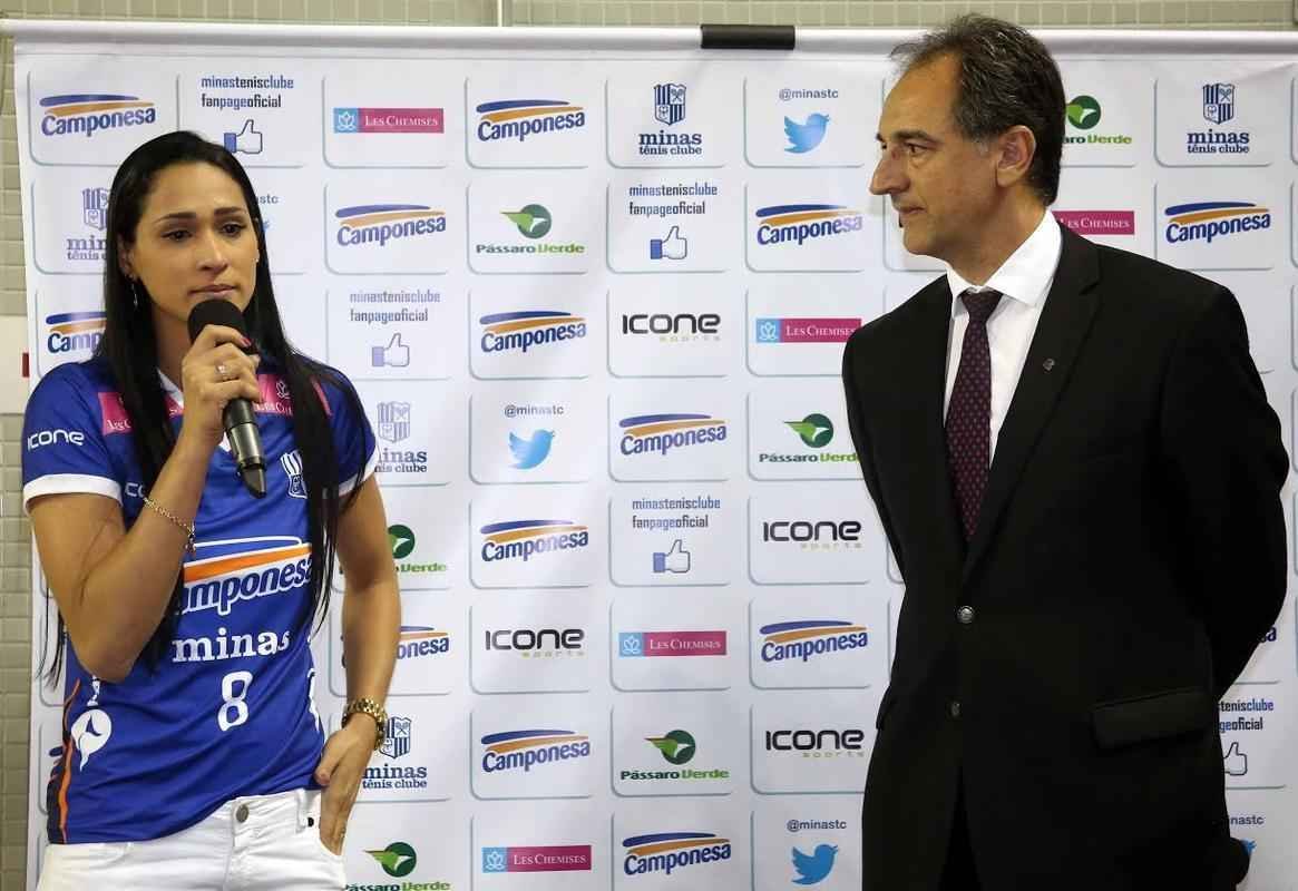 Apresentao da ponteira Jaqueline ao Minas Tnis Clube