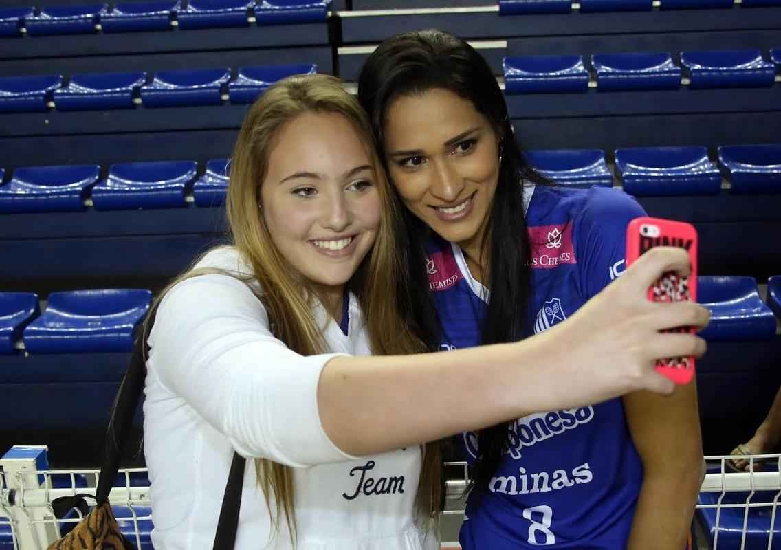 Apresentao da ponteira Jaqueline ao Minas Tnis Clube