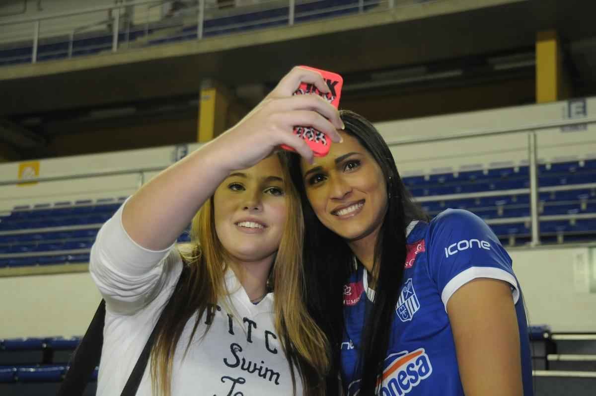 Apresentao da ponteira Jaqueline ao Minas Tnis Clube