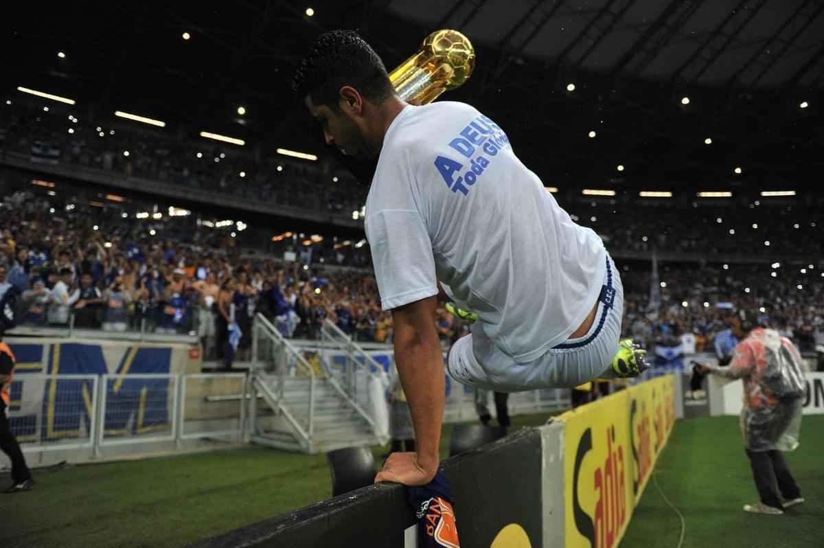 Imagens da comemorao do tetracampeonato cruzeirense no Mineiro