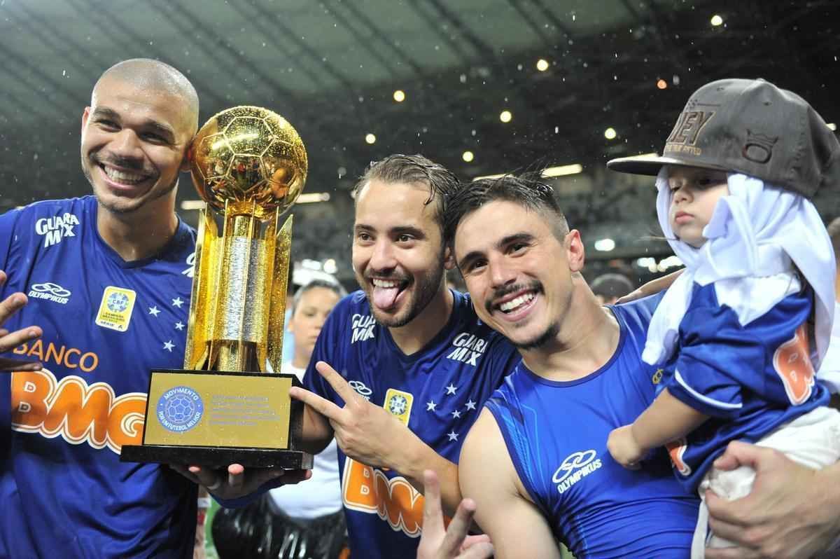 Imagens da comemorao do tetracampeonato cruzeirense no Mineiro