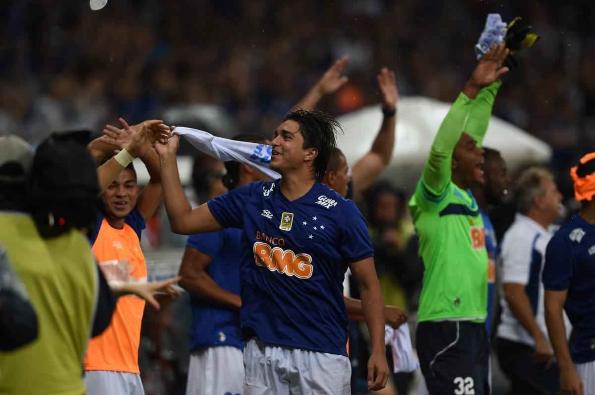 Imagens da comemorao do tetracampeonato cruzeirense no Mineiro