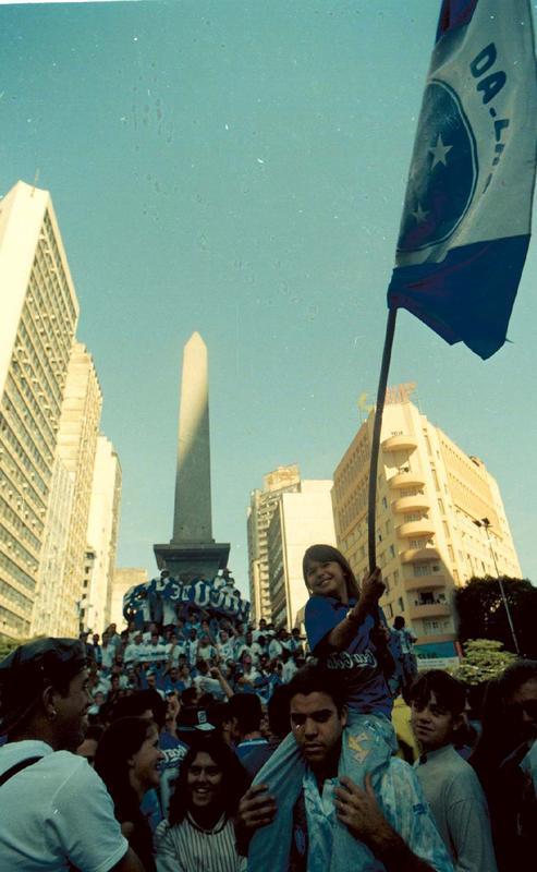 Torcida cruzeirense invadiu as ruas de BH para comemorar o bi da Copa do Brasil