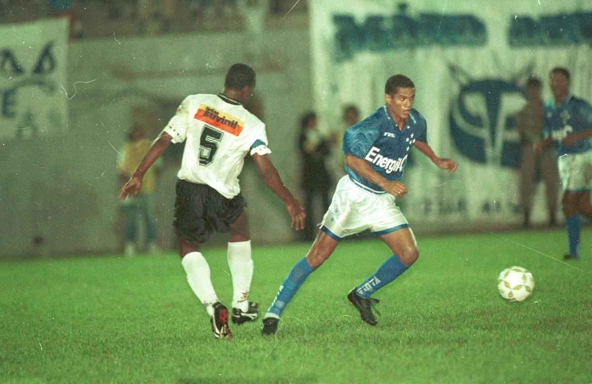 Marcelo em jogo das quartas de final de 96, contra o Corinthians, em que o Cruzeiro goleou por 4 a 0